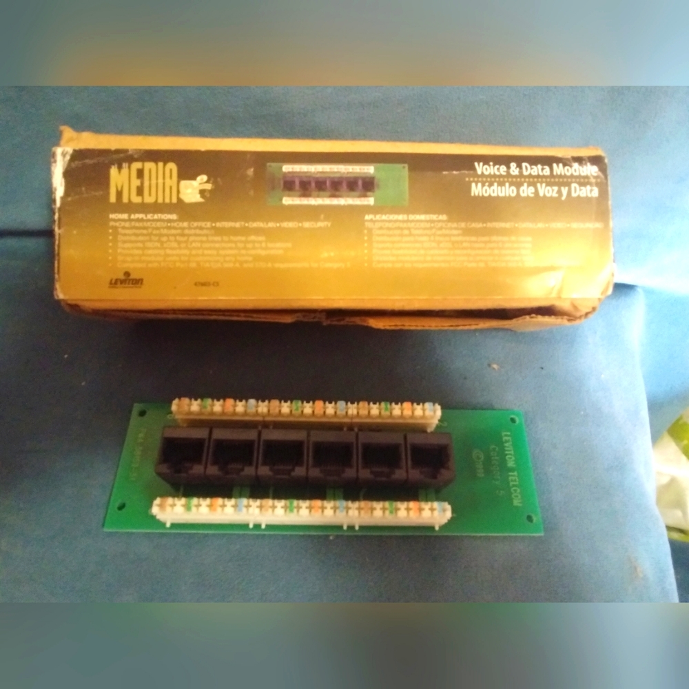 Voice and data module Leviton 47603-C5
